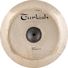 John Blackwell China – Dünnes Effektbecken mit brillantem Finish und Raw Bell. Schnell, explosiv und trashig im Sound.